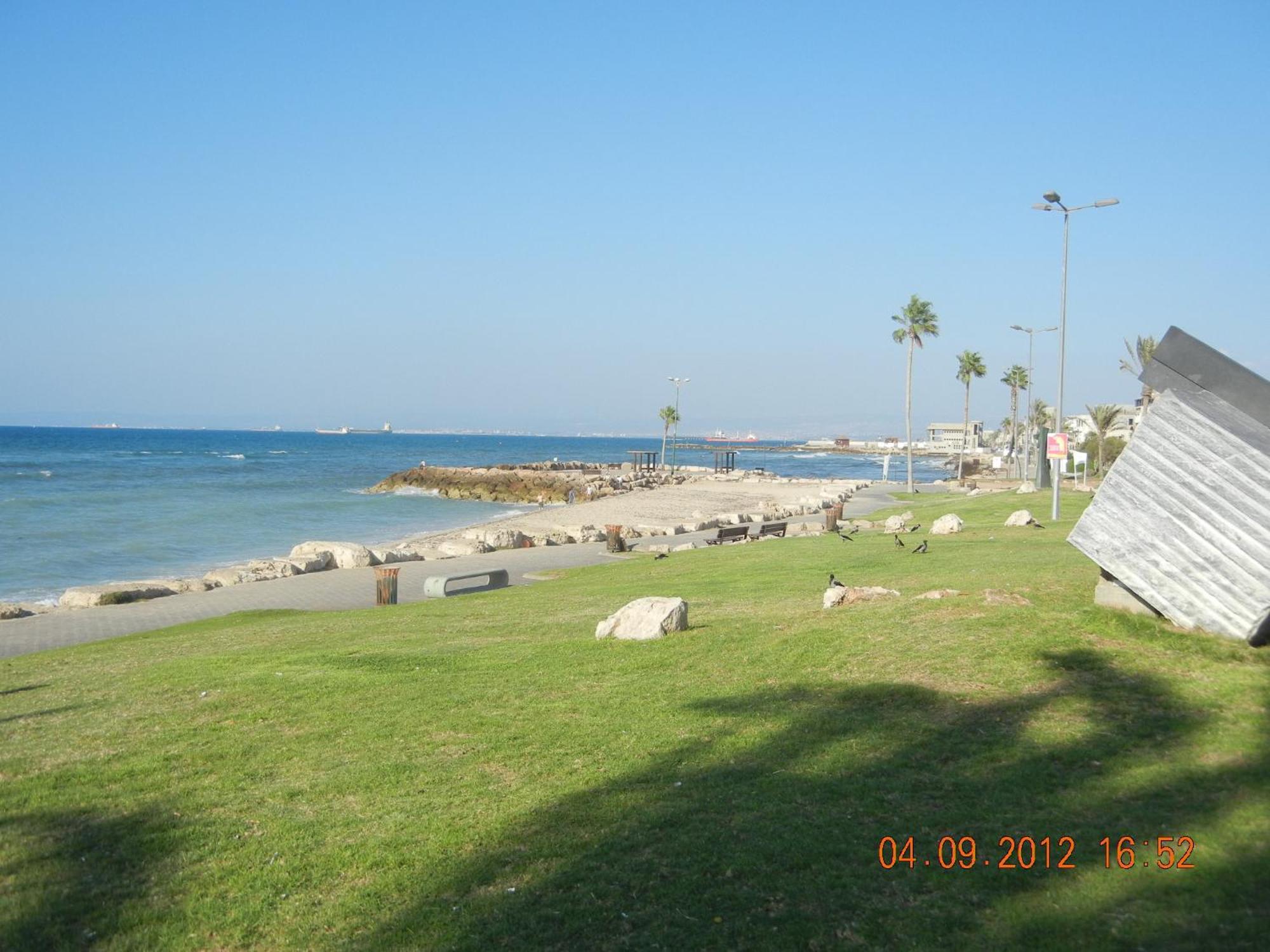 Beach Place Apartments Haifa Exterior photo